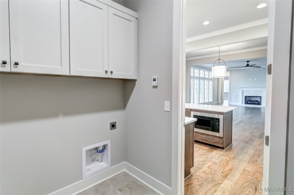 4549 Broadwick Street