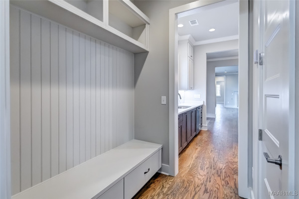 4549 Broadwick Street