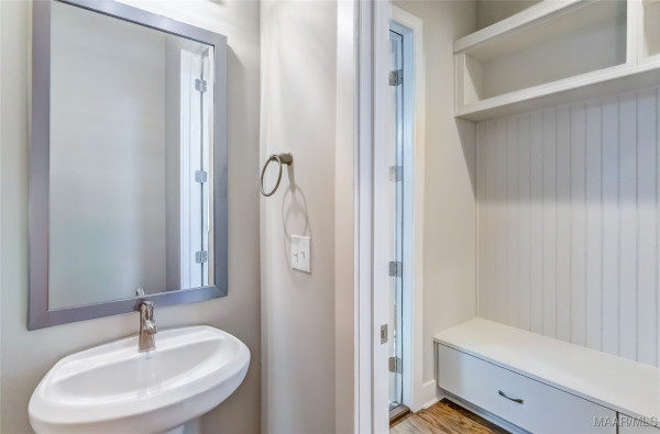 4549 Broadwick Street