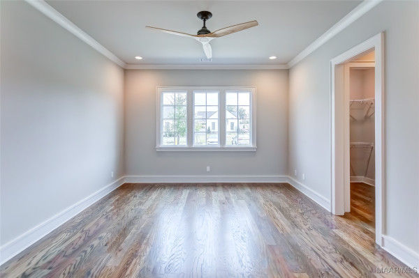 4549 Broadwick Street