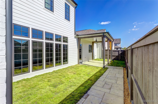 4549 Broadwick Street