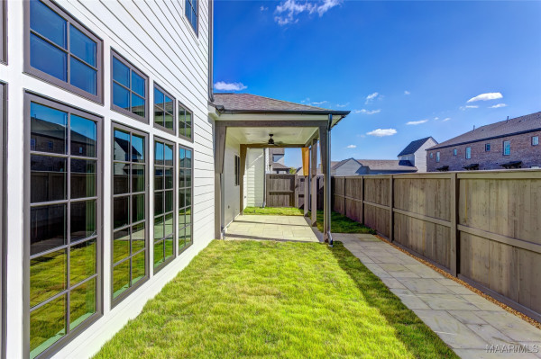 4549 Broadwick Street