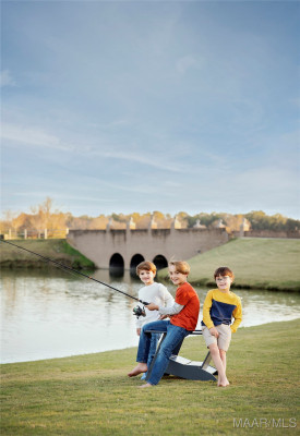 4549 Broadwick Street