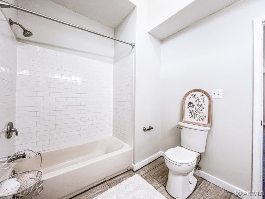 546 W 4th Street