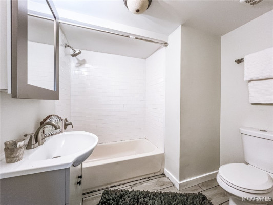 546 W 4th Street