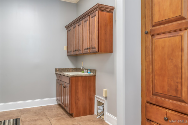 9533 FENDALL HALL Circle