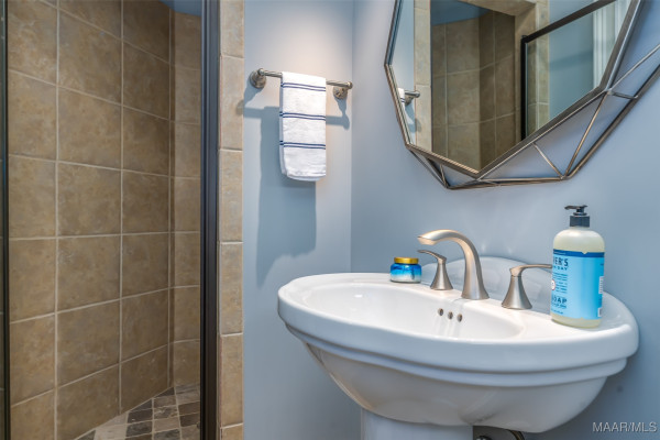 9533 FENDALL HALL Circle