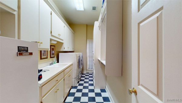 9836 Wyncrest Circle