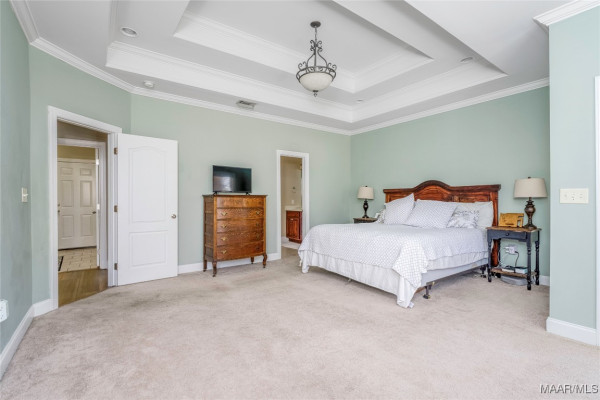 6 FAIRWAY Drive