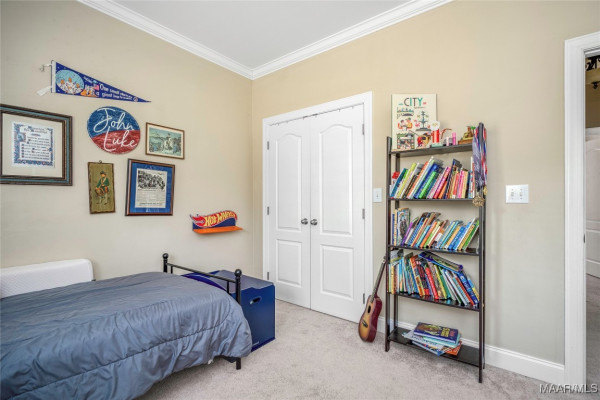 6 FAIRWAY Drive