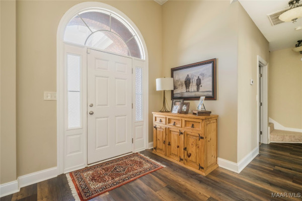 6 FAIRWAY Drive