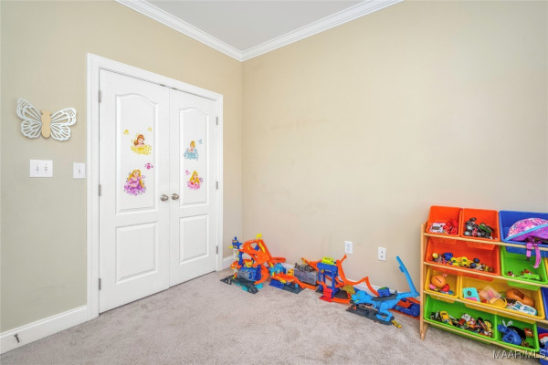 6 FAIRWAY Drive