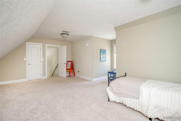 6 FAIRWAY Drive