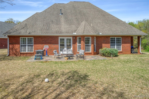 6 FAIRWAY Drive