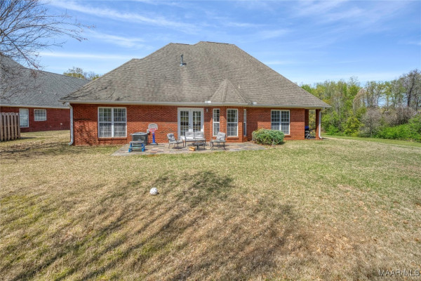 6 FAIRWAY Drive