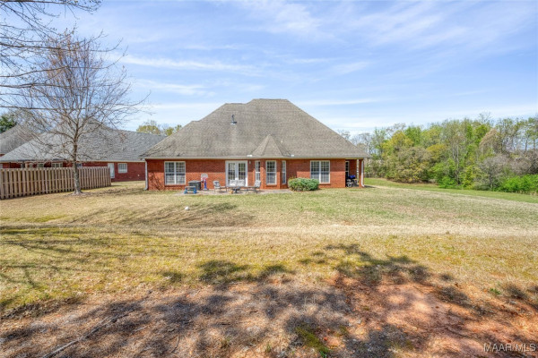 6 FAIRWAY Drive
