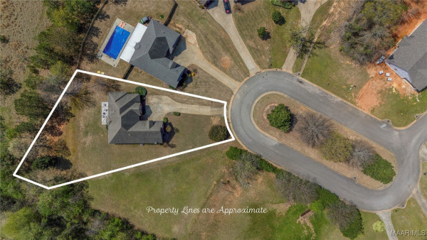 6 FAIRWAY Drive