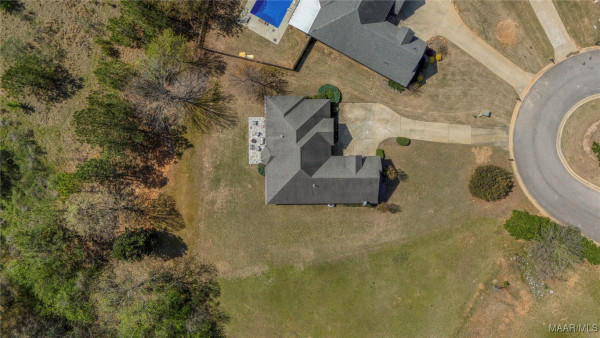 6 FAIRWAY Drive