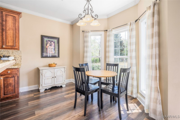 6 FAIRWAY Drive