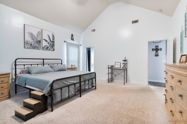 1712 Honeysuckle Ridge Drive