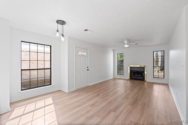 4344 Hillside Oaks .