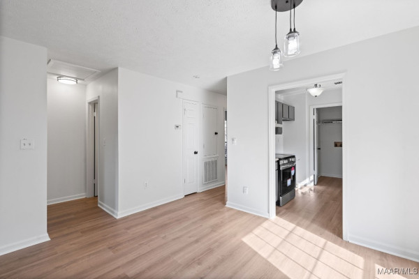 4344 Hillside Oaks .