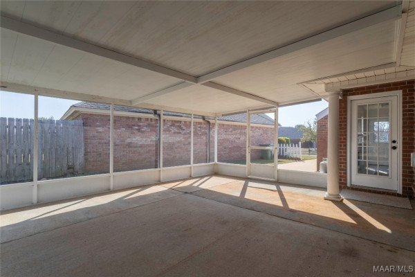 516 Moorfield Lane