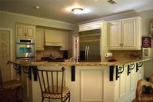 8109 MOSSY OAK Drive