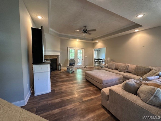 1518 WHITE CLOUD Drive