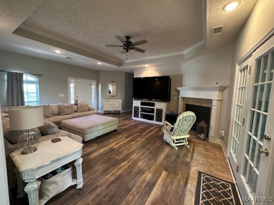 1518 WHITE CLOUD Drive