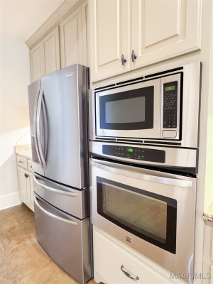 3420 OAK GROVE Circle