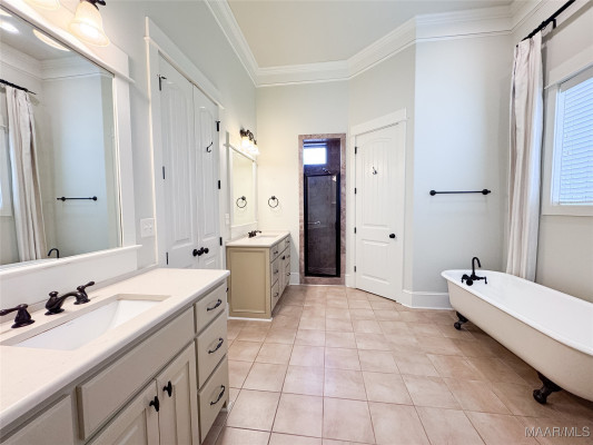 3420 OAK GROVE Circle