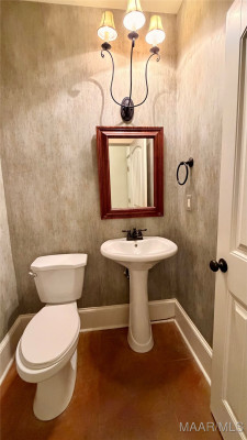 3420 OAK GROVE Circle