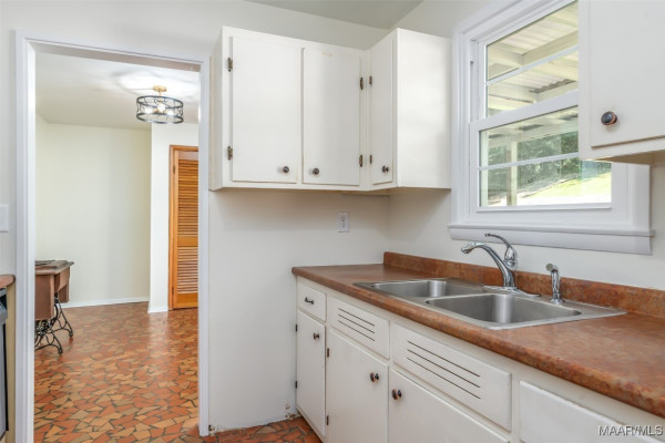1104 Beechdale Road