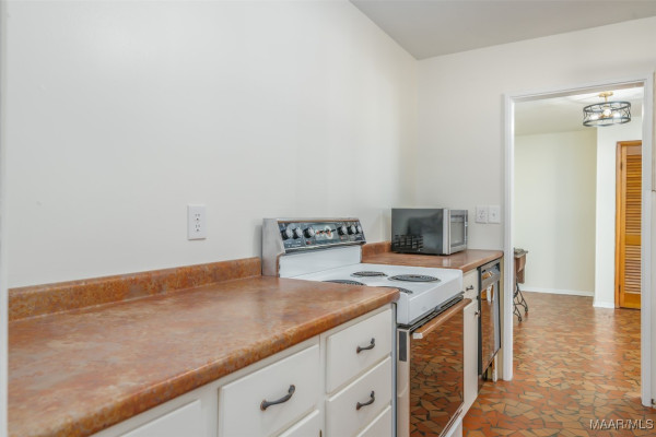 1104 Beechdale Road