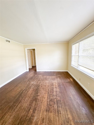 1246 E AUDUBON Road