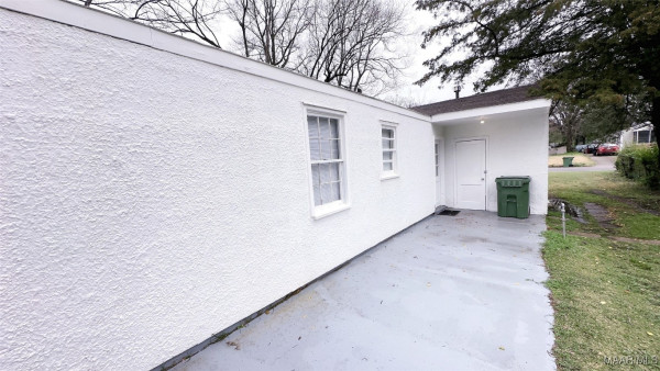 378 W DELANO Avenue
