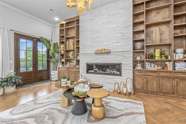 8478 ROCKBRIDGE Circle