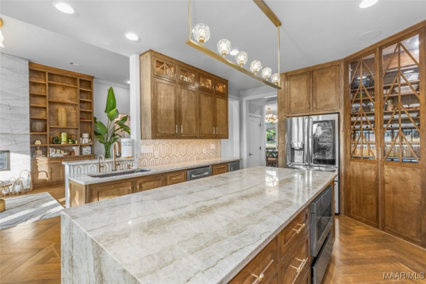 8478 ROCKBRIDGE Circle