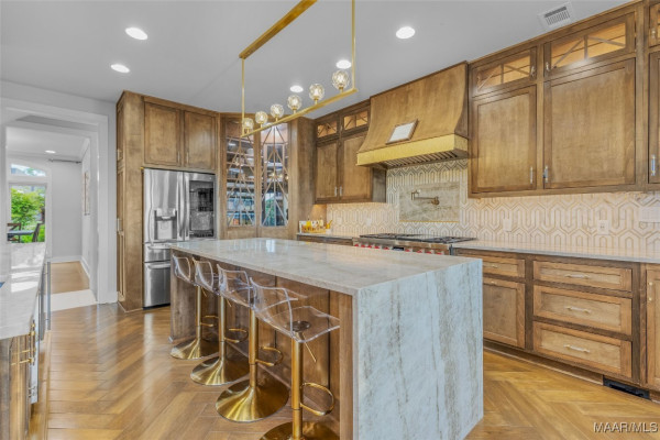 8478 ROCKBRIDGE Circle