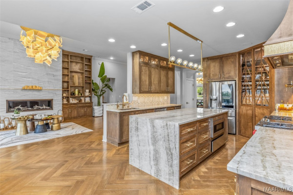 8478 ROCKBRIDGE Circle