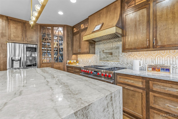 8478 ROCKBRIDGE Circle