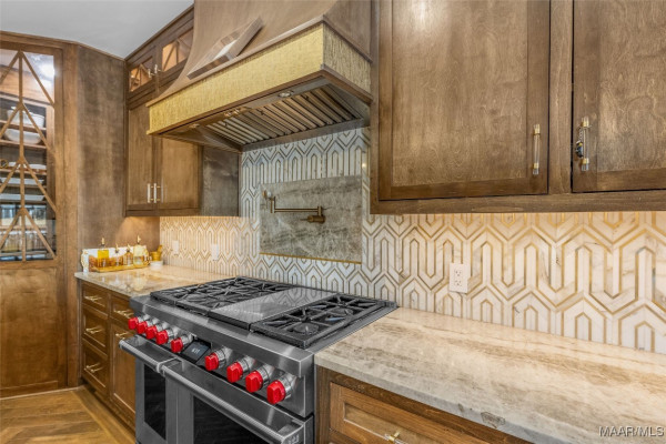 8478 ROCKBRIDGE Circle