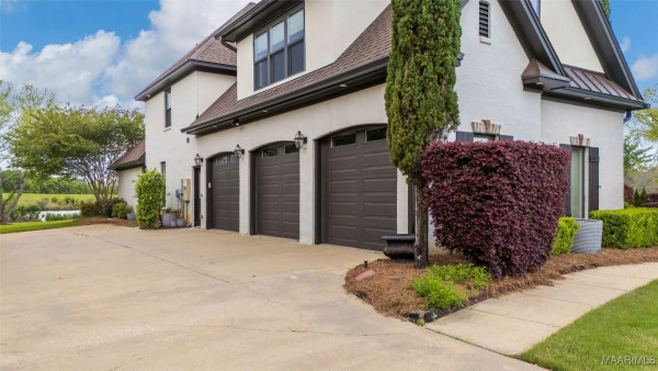 8478 ROCKBRIDGE Circle