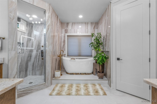 8478 ROCKBRIDGE Circle