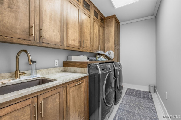8478 ROCKBRIDGE Circle