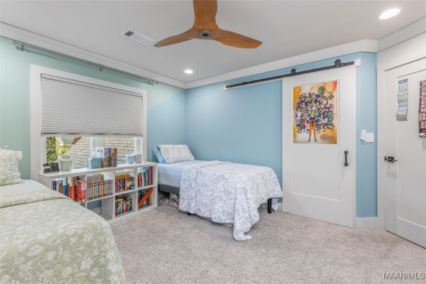 8478 ROCKBRIDGE Circle