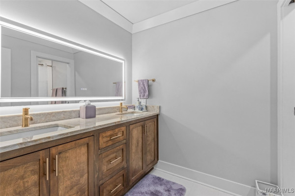 8478 ROCKBRIDGE Circle