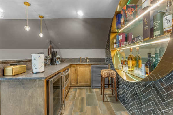 8478 ROCKBRIDGE Circle