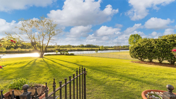 8478 ROCKBRIDGE Circle